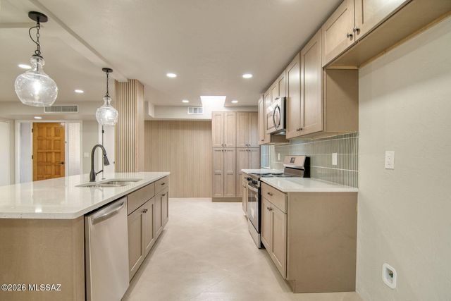 1443 S Park Lane, Tucson, AZ 85710