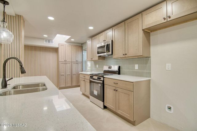 1443 S Park Lane, Tucson, AZ 85710