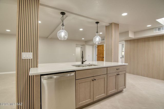 1443 S Park Lane, Tucson, AZ 85710