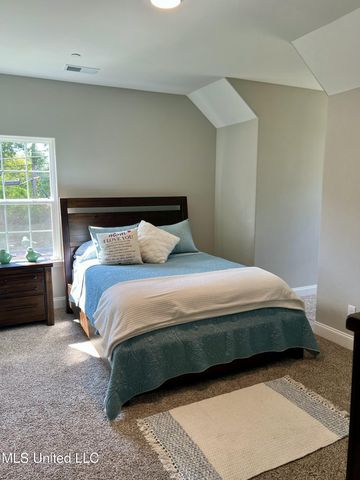 1011 Lexington, Southaven, MS 38671