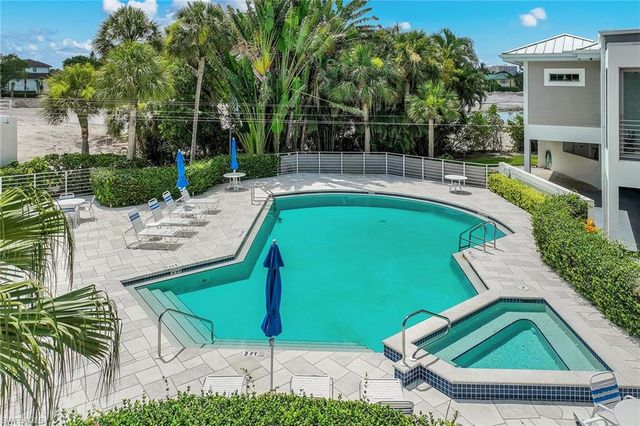 828 Hideaway CIR E 423, Marco Island, FL 34145