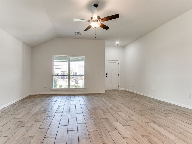 979 SE 16th Terrace, Newcastle, OK 73065