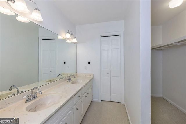 49 Willow Glen, Sandy Springs, GA 30342
