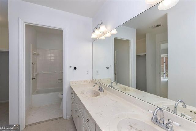49 Willow Glen, Sandy Springs, GA 30342
