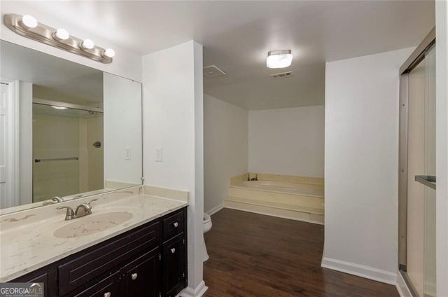 49 Willow Glen, Sandy Springs, GA 30342