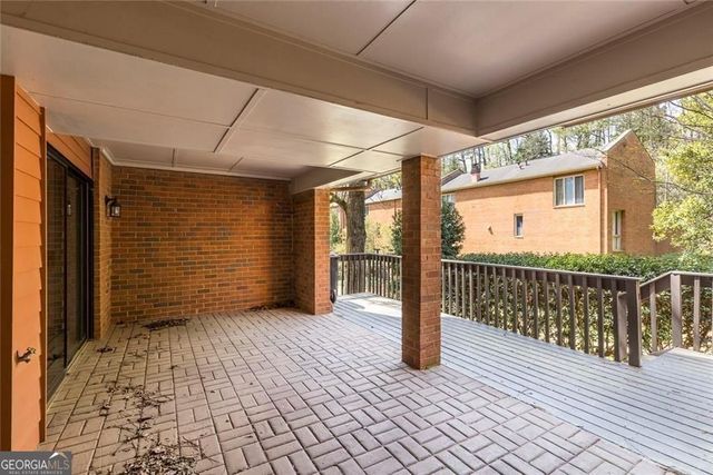 49 Willow Glen, Sandy Springs, GA 30342