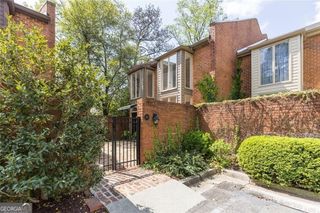 49 Willow Glen, Sandy Springs, GA 30342