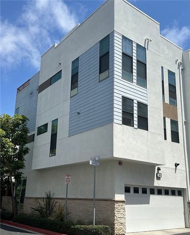 1688 Topanga, Costa Mesa, CA 92627