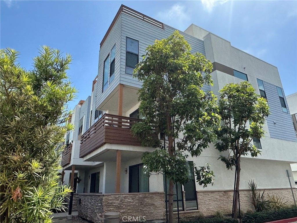 1688 Topanga, Costa Mesa, CA 92627