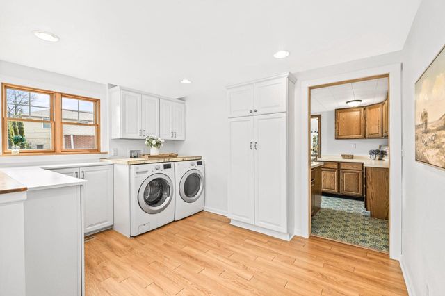 5932 Santa Monica BOULEVARD, Whitefish Bay, WI 53217
