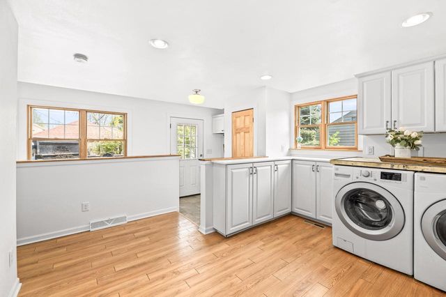 5932 Santa Monica BOULEVARD, Whitefish Bay, WI 53217