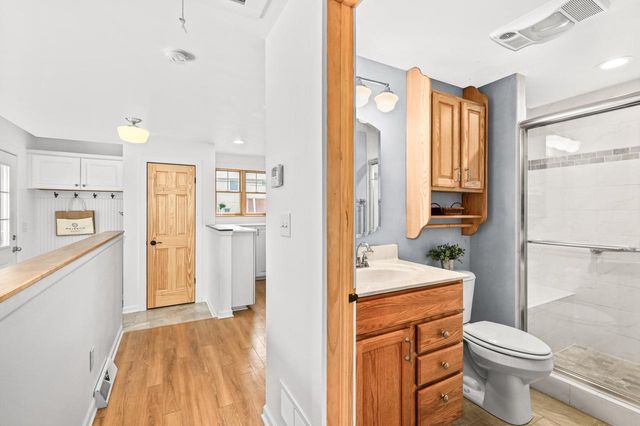 5932 Santa Monica BOULEVARD, Whitefish Bay, WI 53217