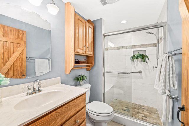 5932 Santa Monica BOULEVARD, Whitefish Bay, WI 53217