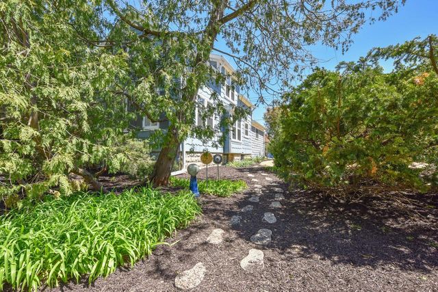 5932 Santa Monica BOULEVARD, Whitefish Bay, WI 53217