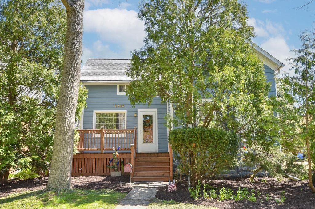 5932 Santa Monica BOULEVARD, Whitefish Bay, WI 53217