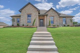 1605 NW 37th St, Lawton, OK 73505