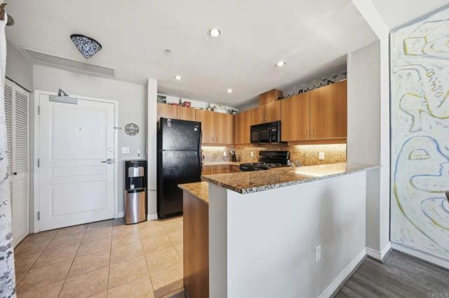 300 W Beech Street 1706, San Diego, CA 92101