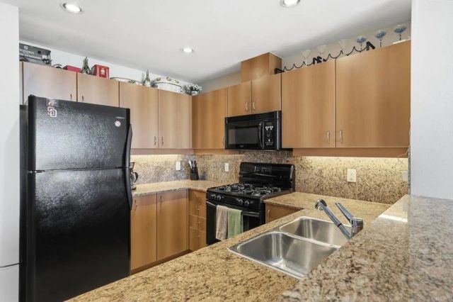 300 W Beech Street 1706, San Diego, CA 92101