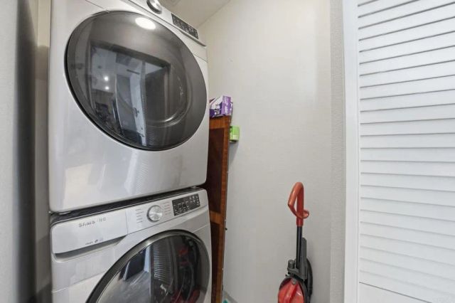 300 W Beech Street 1706, San Diego, CA 92101