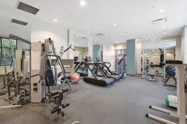 300 W Beech Street 1706, San Diego, CA 92101