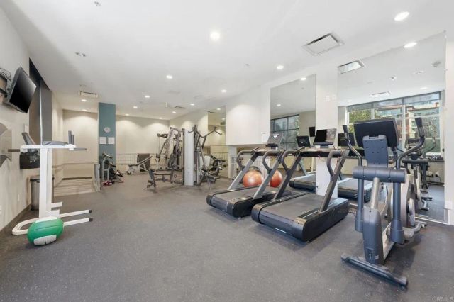 300 W Beech Street 1706, San Diego, CA 92101