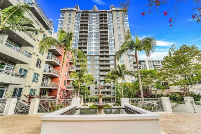 300 W Beech Street 1706, San Diego, CA 92101