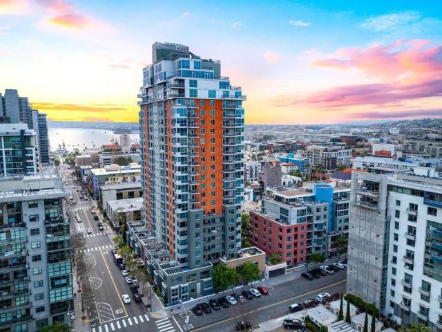 300 W Beech Street 1706, San Diego, CA 92101