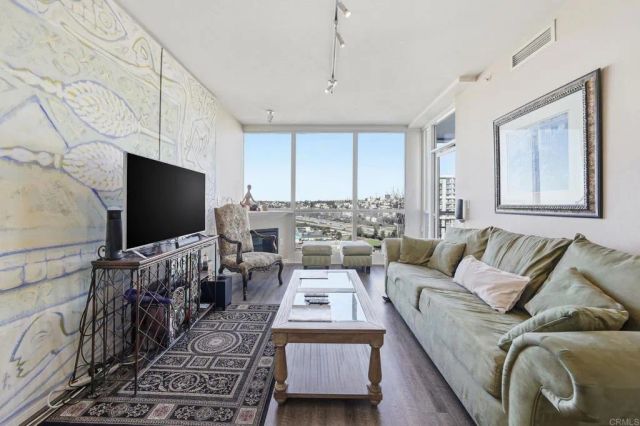 300 W Beech Street 1706, San Diego, CA 92101