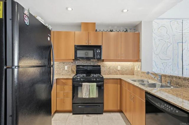 300 W Beech Street 1706, San Diego, CA 92101