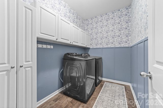 1525 Ladora Drive, Charlotte, NC 28262