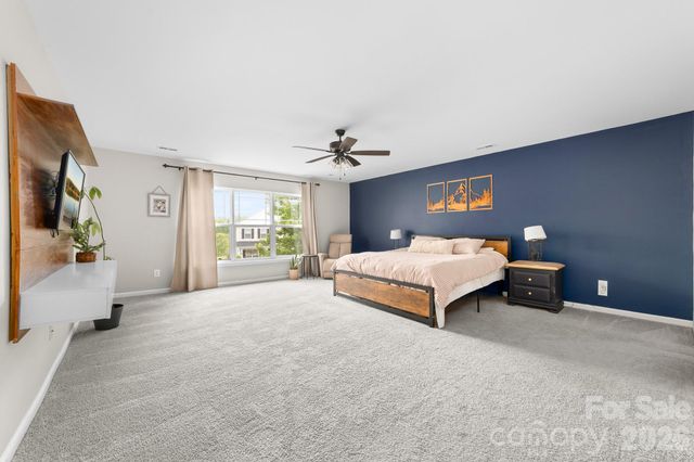 1525 Ladora Drive, Charlotte, NC 28262