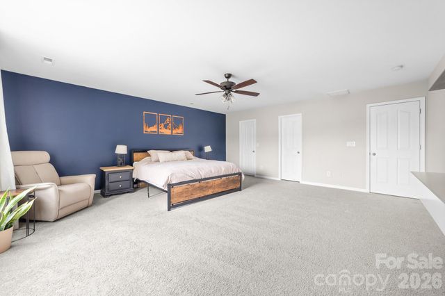 1525 Ladora Drive, Charlotte, NC 28262