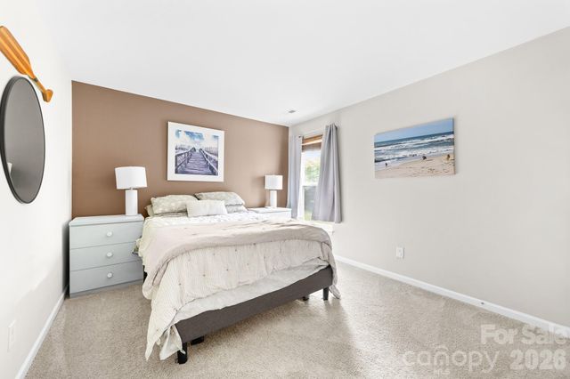 1525 Ladora Drive, Charlotte, NC 28262