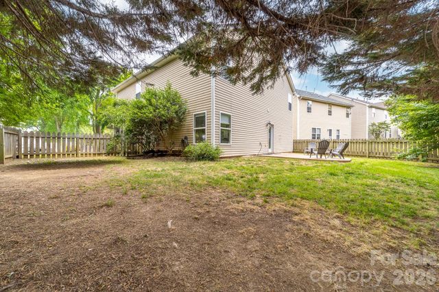 1525 Ladora Drive, Charlotte, NC 28262
