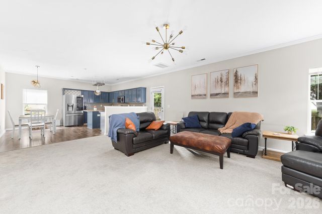 1525 Ladora Drive, Charlotte, NC 28262