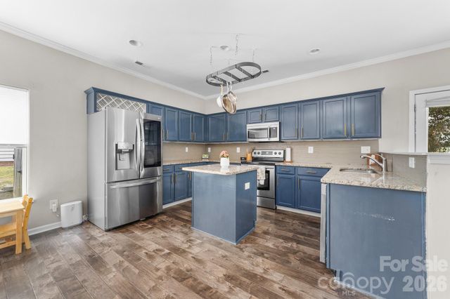 1525 Ladora Drive, Charlotte, NC 28262
