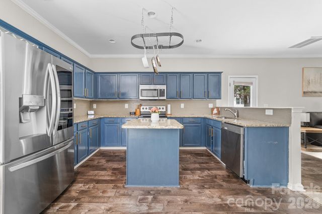 1525 Ladora Drive, Charlotte, NC 28262