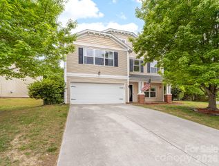 1525 Ladora Drive, Charlotte, NC 28262