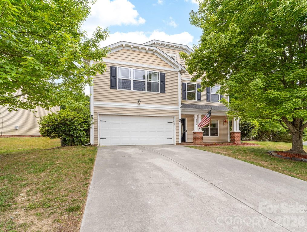1525 Ladora Drive, Charlotte, NC 28262