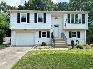 4 Lawnacre Drive, North Providence, RI 02911