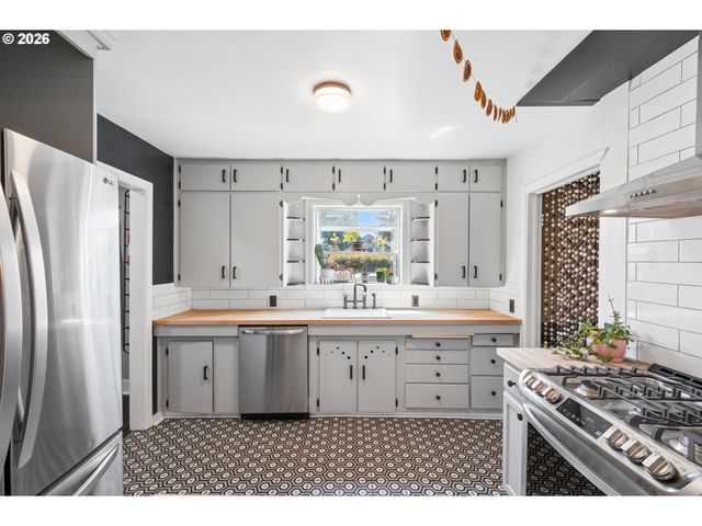 5090 Sw 141ST Ave, Beaverton, OR 97005