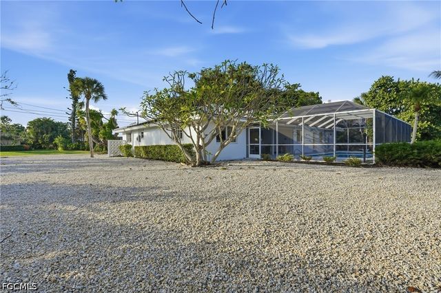 1040 Kings Crown DR, Sanibel, FL 33957