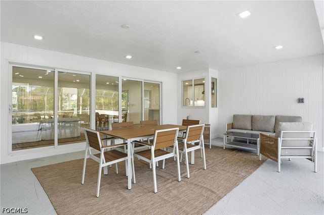 1040 Kings Crown DR, Sanibel, FL 33957