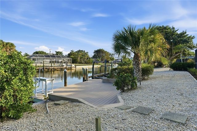 1040 Kings Crown DR, Sanibel, FL 33957