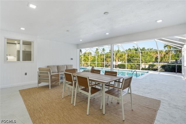 1040 Kings Crown DR, Sanibel, FL 33957