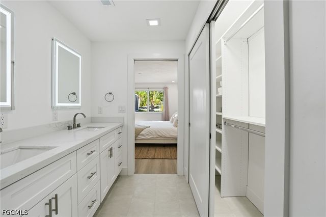 1040 Kings Crown DR, Sanibel, FL 33957