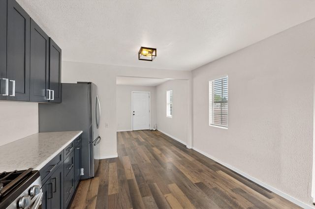 433 Loma Hermosa Drive NW, Albuquerque, NM 87105