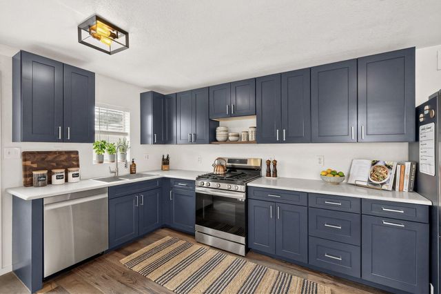 433 Loma Hermosa Drive NW, Albuquerque, NM 87105