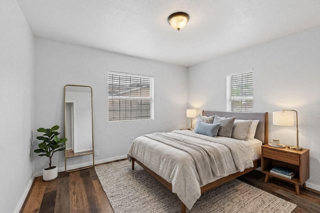 433 Loma Hermosa Drive NW, Albuquerque, NM 87105