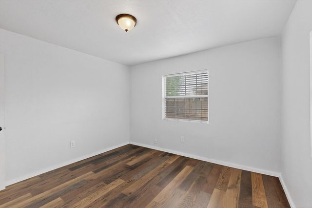 433 Loma Hermosa Drive NW, Albuquerque, NM 87105